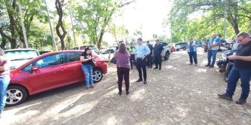 Policía y Fiscalía incautan vehículos con medicamentos en estacionamiento del Hospital Central