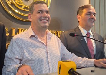 Hugo Velázquez irá por la presidencia de la ANR y critica a Cartes