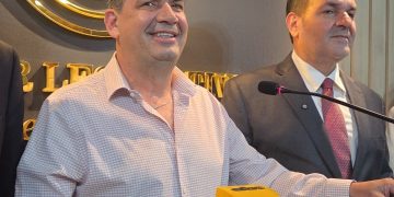 Hugo Velázquez irá por la presidencia de la ANR y critica a Cartes