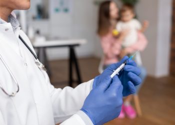 Vacuna hexavalente acelular: dos años de un cambio histórico que transforma la salud infantil del país