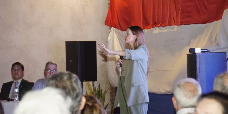 Acto de apoyo del sector de Eduardo Nakayama a Soledad Núñez