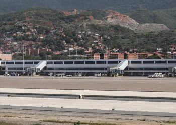 Nuevas aerolíneas deciden suspender sus conexiones en Caracas