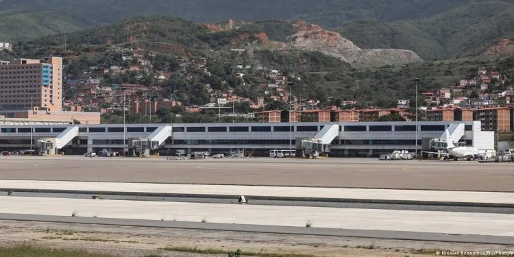 Nuevas aerolíneas deciden suspender sus conexiones en Caracas