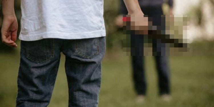 Menor acuchilló a un brasileño por reclamar ruido de petardos