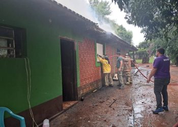 Rayo provoca incendio en vivienda de Santa Rosa Misiones