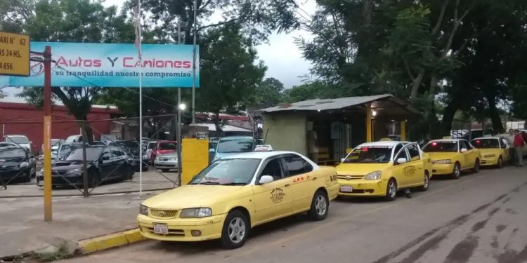 Taxistas de Asunción acumulan millonaria deuda