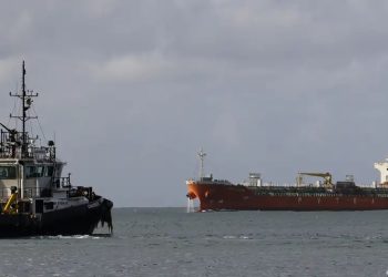 Caracas rechaza «robo y secuestro» de nuevo buque petrolero