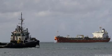 Caracas rechaza «robo y secuestro» de nuevo buque petrolero