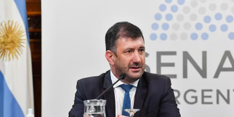 Confirman juicio oral contra exsenador argentino por contrabando