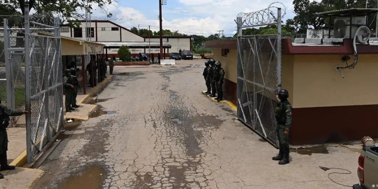 Venezuela excarcela a 99 prisioneros políticos