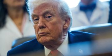 Trump anuncia bombardeos contra campamentos de ISIS en Nigeria