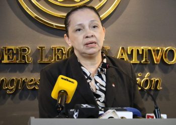 Eddie Jara debe ser «destituido, procesado, y condenado», dice senadora