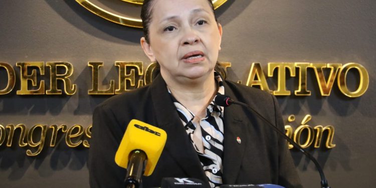 Eddie Jara debe ser «destituido, procesado, y condenado», dice senadora