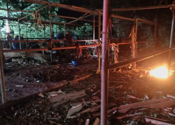 Al menos 6 soldados muertos deja ataque con explosivos contra base militar en Colombia