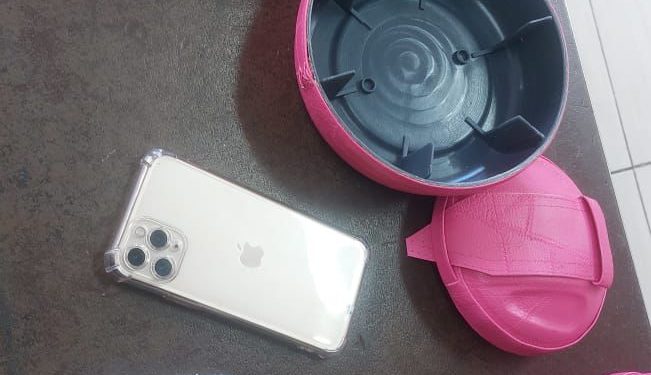 Hermano de Gianina García intentó meter un celular oculto en un termo en Viñas Cué