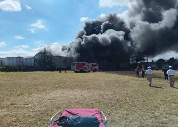 Mueren al menos 10 personas, entre ellas tres menores, en accidente aéreo en México