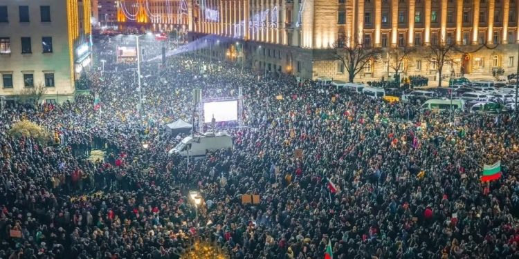Renunció gobierno de Bulgaria tras protestas masivas