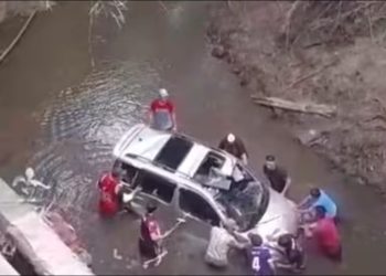 Caída de un puente de madera dejó cuatro heridos, entre ellos un niño