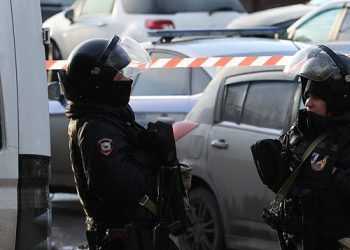 Dos policías y un civil muertos tras explosión de coche bomba en Moscú