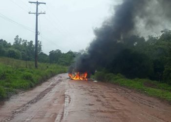 Asaltan a funcionario de cooperativa y en la huida queman vehículo