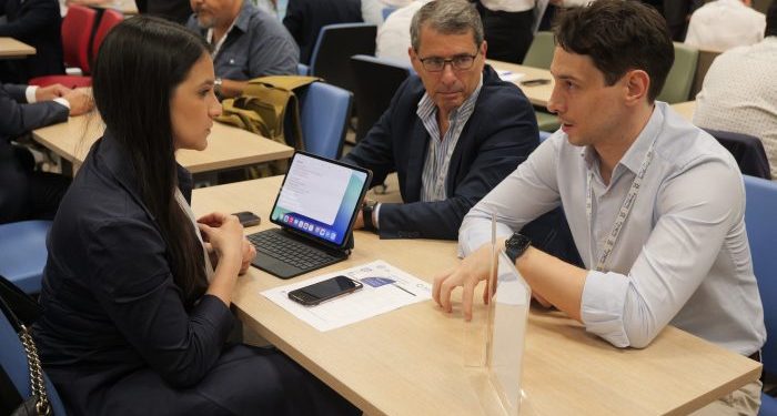 Agregados comerciales en el exterior y empresarios exploraron oportunidades de exportación