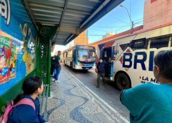 Senado analizará reforma del transporte público y los choferes anunciaron huelga