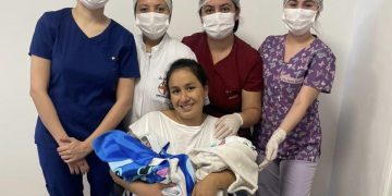 Exitoso parto gemelar natural en el Hospital General de Itapúa