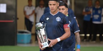 Alex Arce sufrió una lesión en el hombro