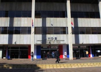 Ingenieros de la ANDE cuestionan decretos que fijan nuevas tarifas eléctricas para grandes consumidores