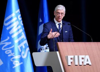 La «Ley Wenger» y el protocolo del VAR, en la agenda de la IFAB el día 20 en Londres