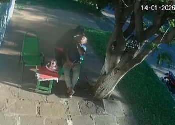 Abuelito fue víctima de asalto mientras tomaba mate en su vereda