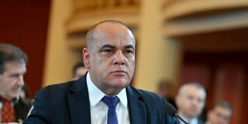 Plantean una enmienda para reducir receso parlamentario