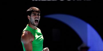 Alcaraz se deshace de Alex De Miñaur y se sitúa por primera vez en semifinales del Abierto de Australia