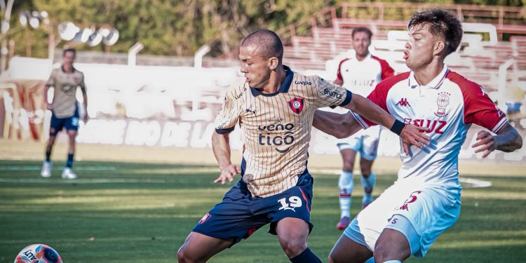 Cerro Porteño cayó por goleada frente a Huracán