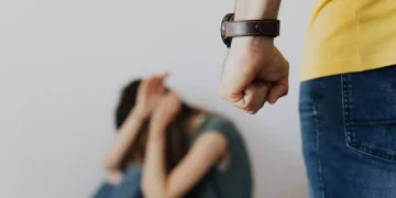 Fiscalía imputa y solicita prisión para hombre por presunta violencia familiar y amenaza de muerte