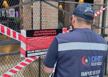 Suspenden temporalmente conocido local por falta de emisión de comprobantes de venta