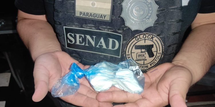 Padre e hijo fueron detenidos por administrar una boca de expendio de drogas en Lambaré