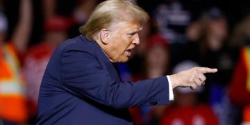 Trump anuncia ataques a cárteles que «controlan» México