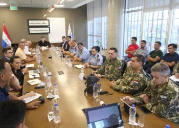 Reunión entre autoridades de la DNIT y gremio frutihortícola