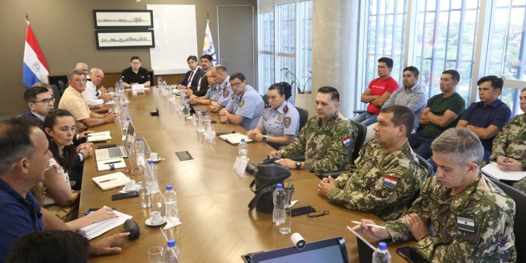 Reunión entre autoridades de la DNIT y gremio frutihortícola