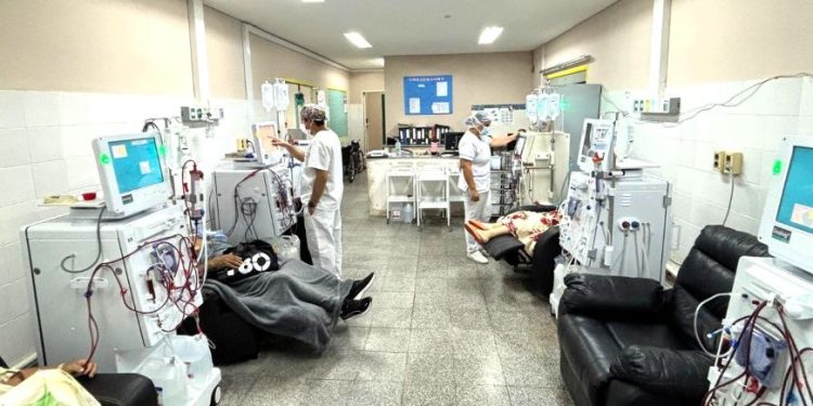 Cinco nuevas máquinas fortalecen servicio de diálisis en el Hospital General de Luque