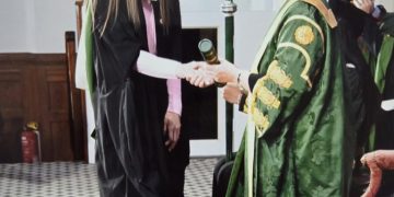 Paraguaya culminó maestría como becaria en Reino Unido con la más alta calificación