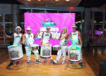 La euforia del Carnaval Encarnaceno 2026, en su edición 100, se presentó en La Matrix ueno