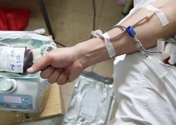 Instan a donar sangre por lo menos dos veces al año