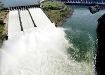 Afirman que Paraguay debe aprender a transformar el kWh en fuentes de trabajo digno