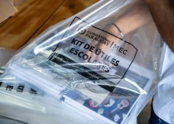 Ejecutivo supervisa inicio del operativo de kits escolares para el año lectivo 2026