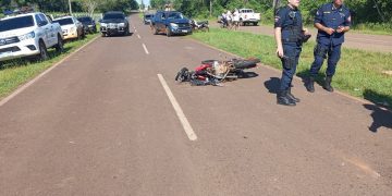 Colisión frontal se cobra la vida de dos jóvenes motociclistas en Caazapá