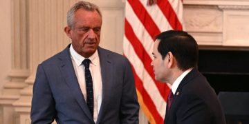 EEUU abandona la OMS por fallas de esta durante la pandemia y el daño causado a su población