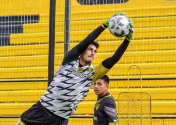 Conmoción en el fútbol argentino: un arquero de la 2da división sufrió un paro cardíaco durante un entrenamiento