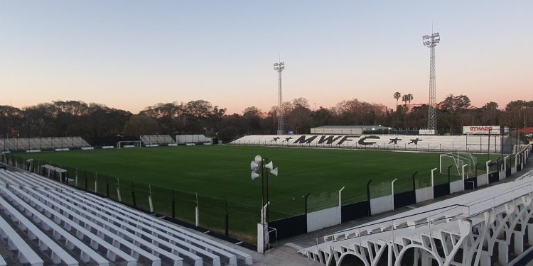 Cerro Porteño y San Lorenzo chocarán esta noche desde las 20:00